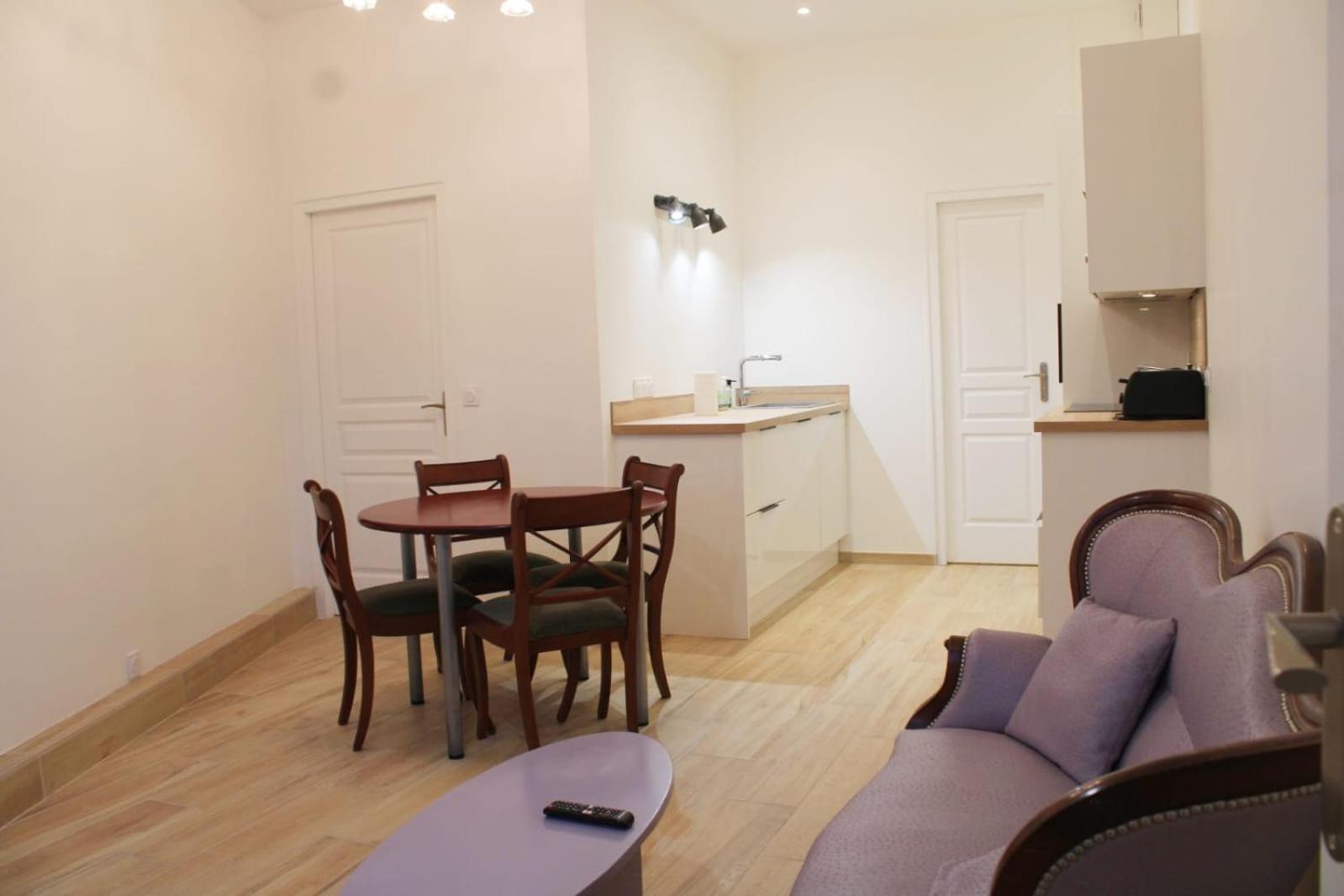 Versailles Direct Royal 4 Pers Apartment Exterior foto